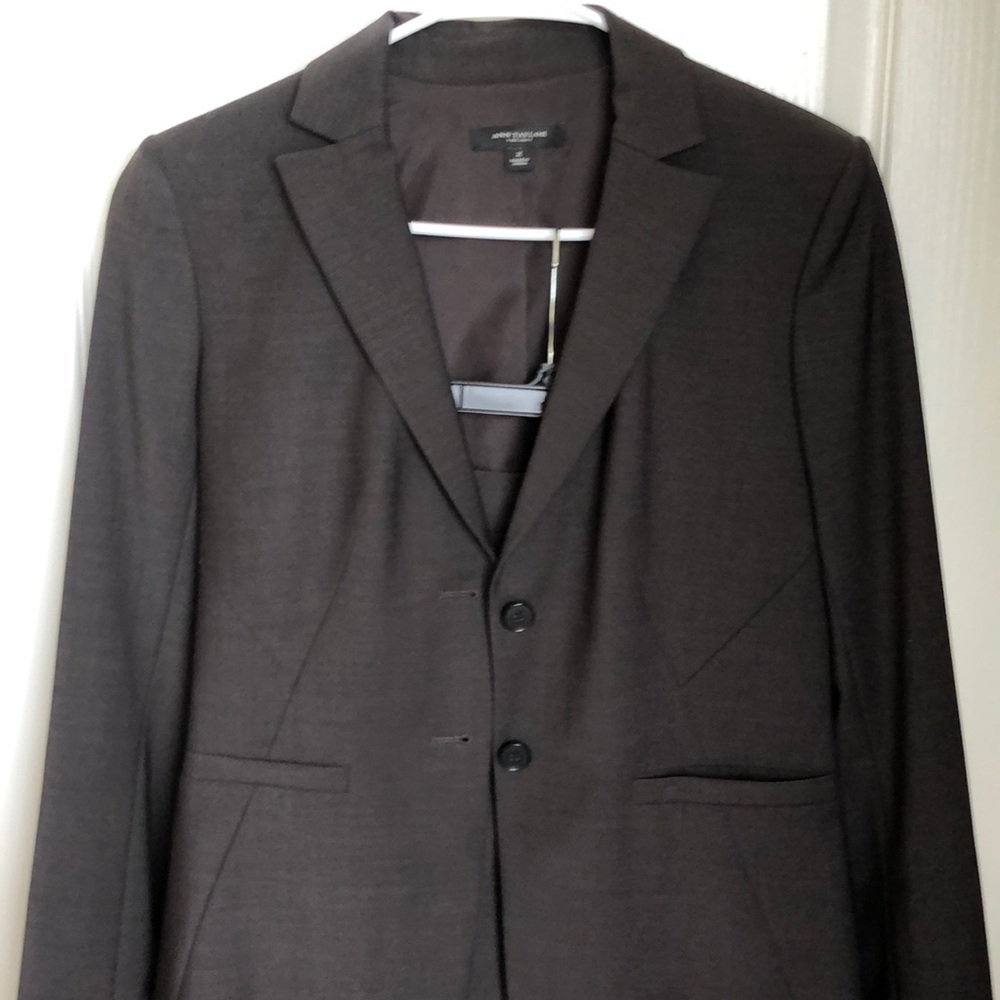 Ann Taylor business suit. Size 2 jacket,4p skirt.